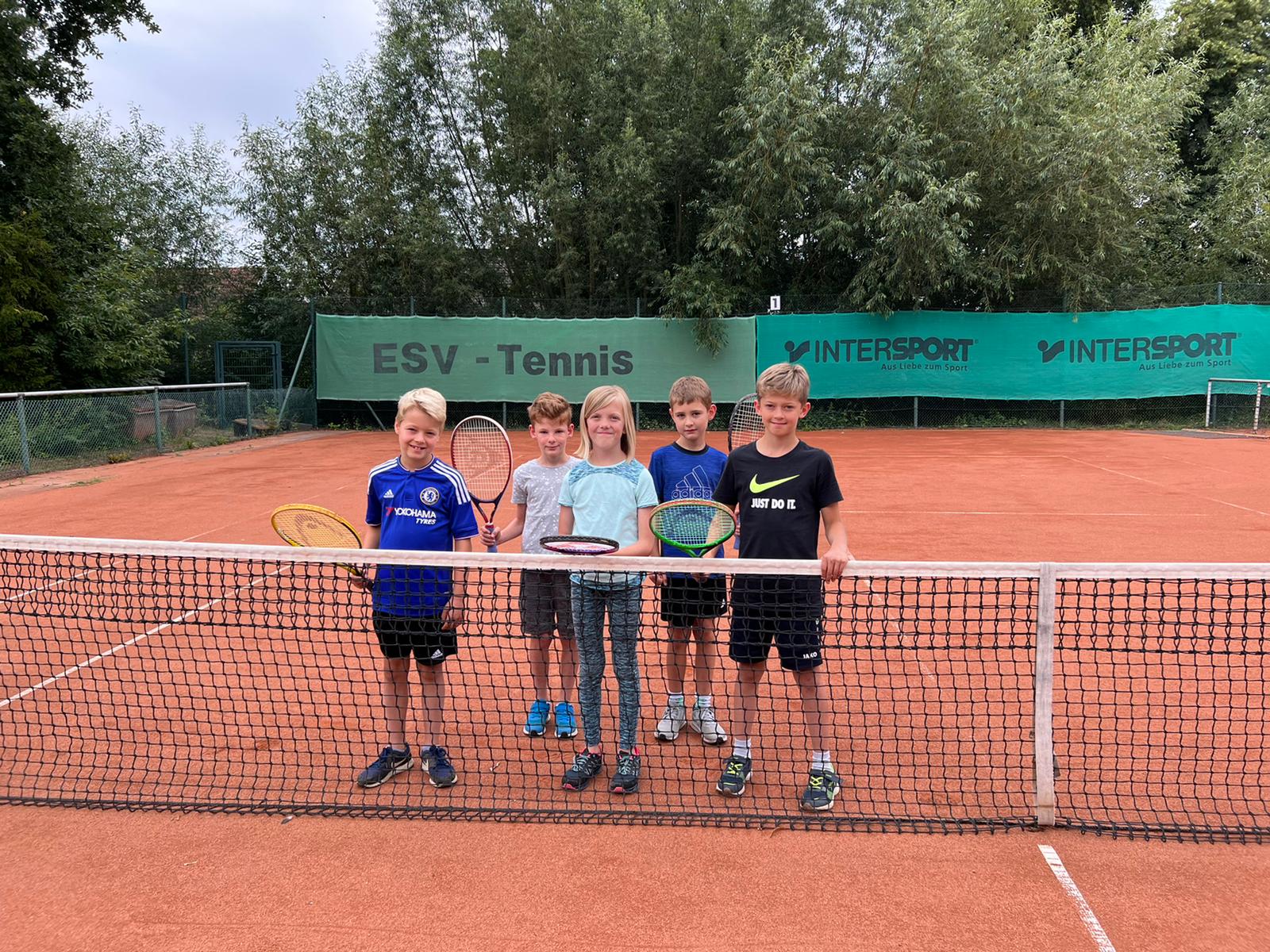 Meller Ferienpasskinder 2022 zu Gast bei der Eickener Tennisabteilung