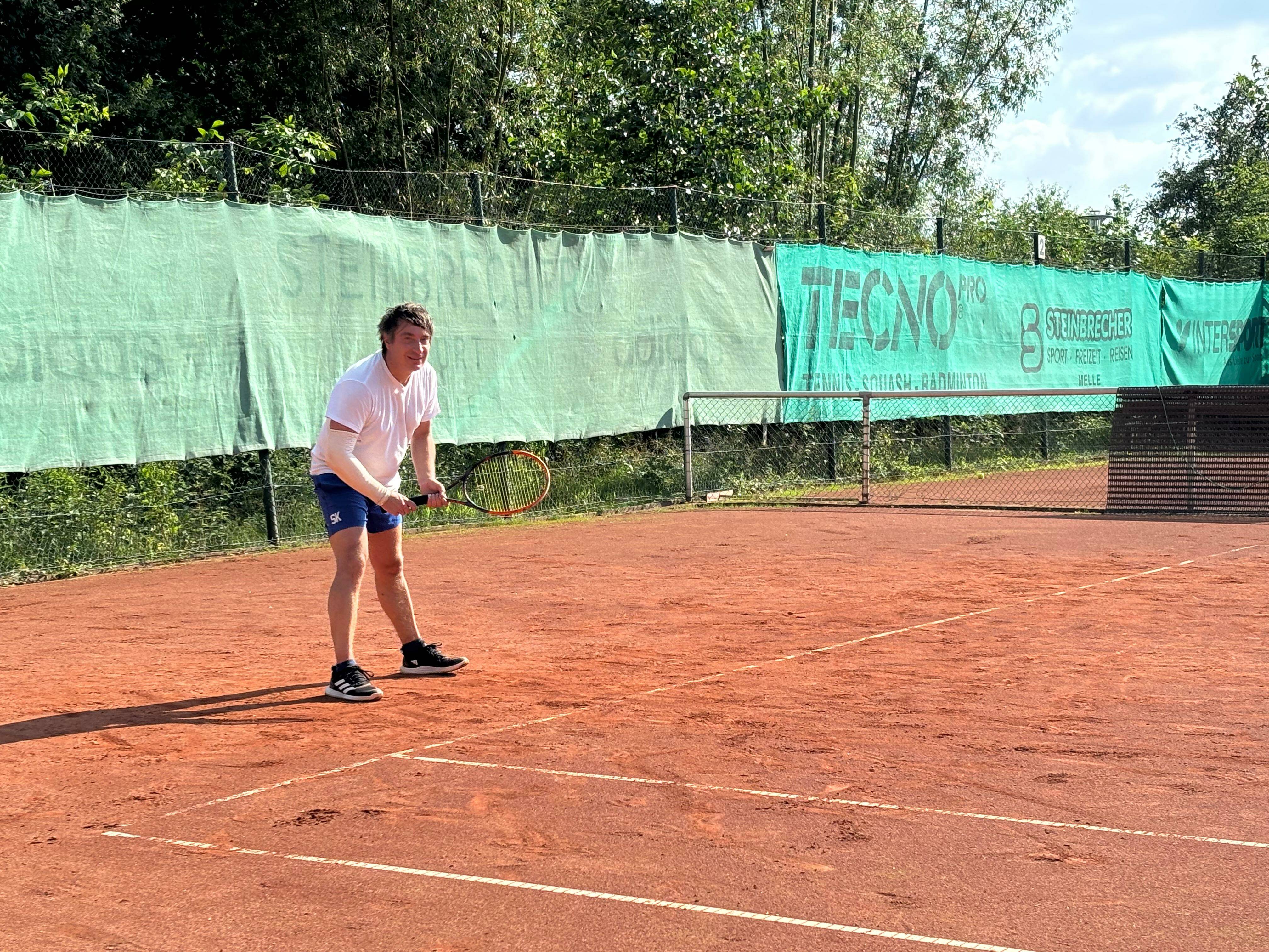 Tennisplatz in Melle-Eicken-Bruche beim Punktspiel gegen den SC Melle 03